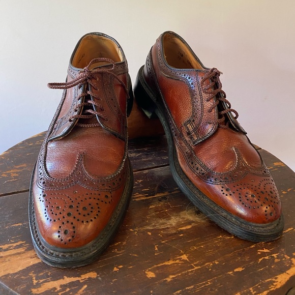 Beautiful Brown Vintage Dexter Longwing Oxfords in very nice condition. M 7.5